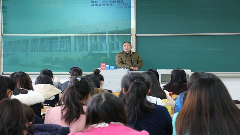 外语系开展2013级学习方向交流会