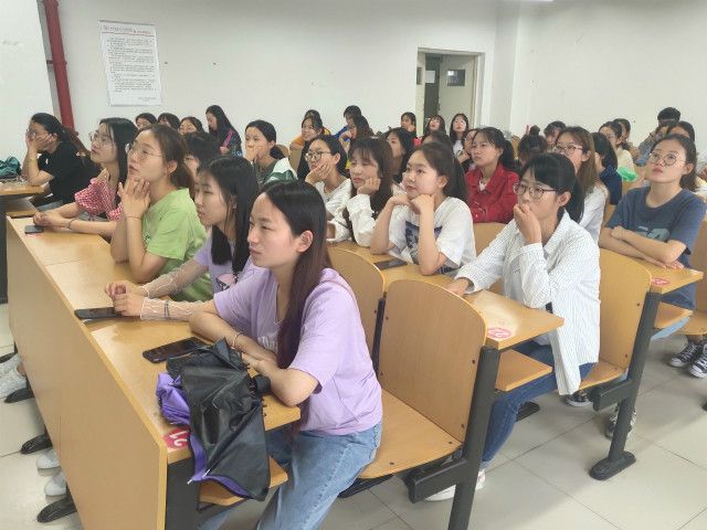 愿历尽千帆 归来仍是少年 ——外语系“毕业不说再见之我的校园我的青春”活动