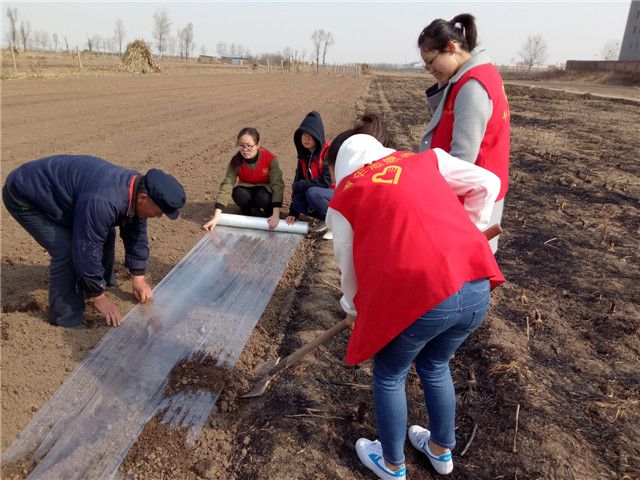 传递正能量第440期:让行动与雷锋精神同在 ——外语系雷锋月系列活动