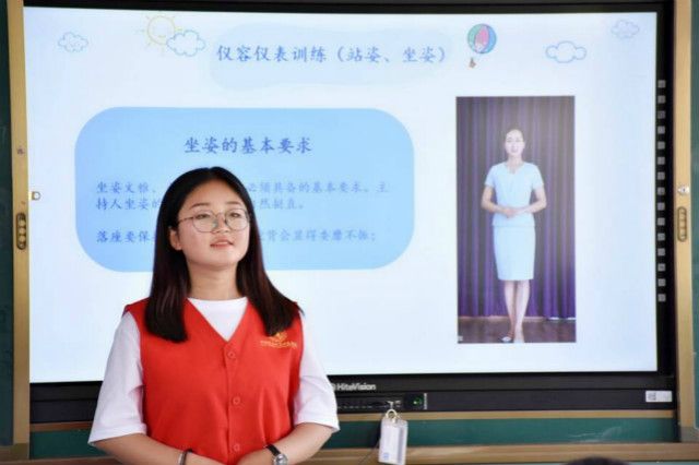 捧着一颗心 倾注满腔情——外语系学子暑期社会实践纪实（一）