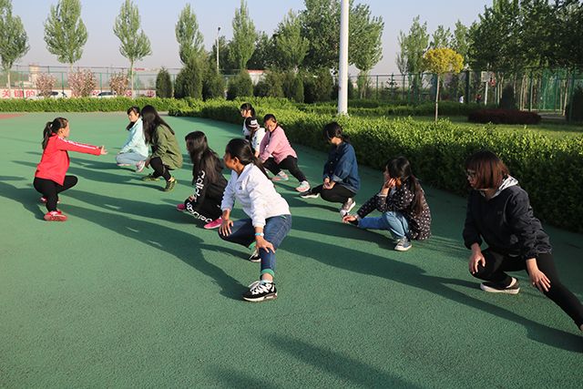 外语系全力备战学院第九届春季田径运动会