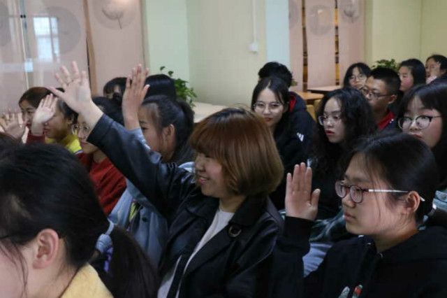 梦想从未止步 温暖伴随前行——外语系第91期学长计划“慈善公益手拉手,教师导航你我行”
