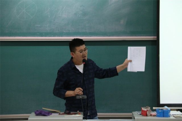 外语系开展2015级主题年级会/辅导员说完满(2019年5月)