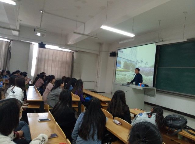 天高地阔欲往 梅花香自寒来 ——外语系第53、54期学长计划