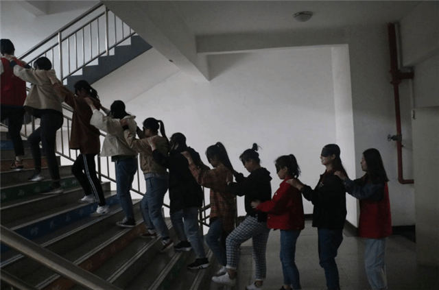 外语系第十七届光源计划之“心幕电影院&黑暗挑战”